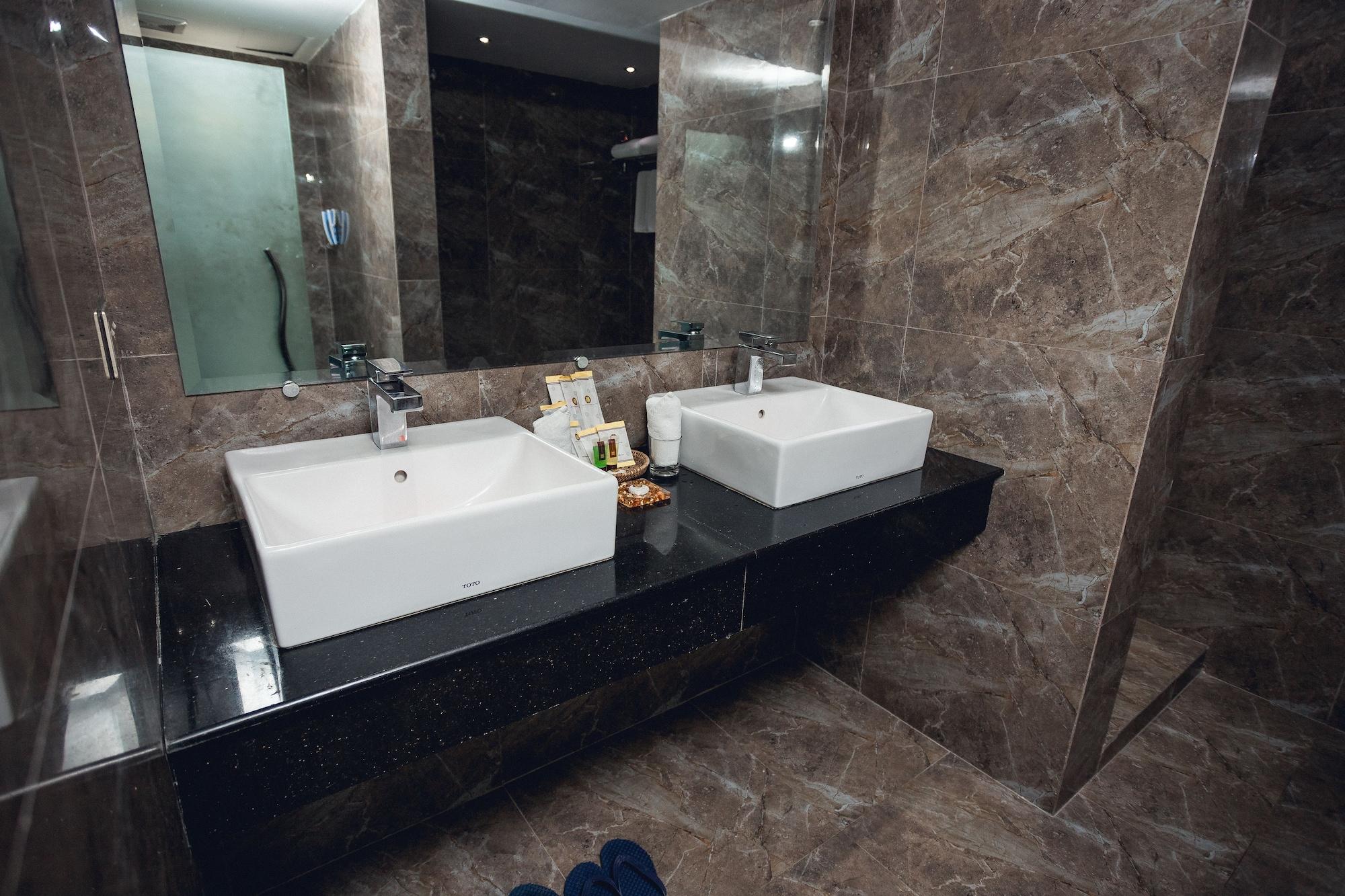 Elegant Hotel Pyi Thar Yar Yangon Ngoại thất bức ảnh