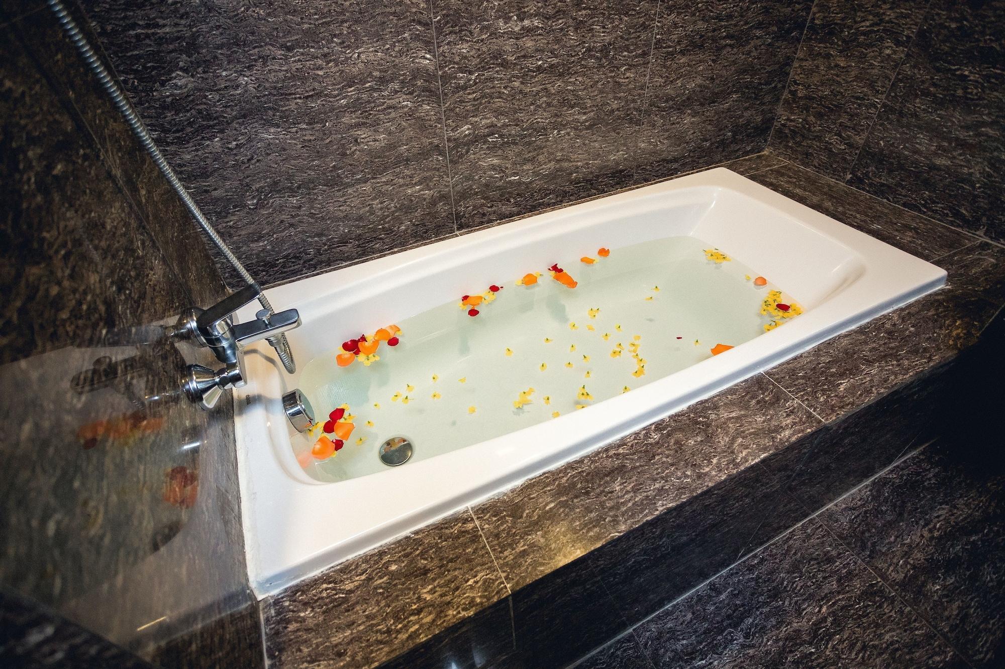 Elegant Hotel Pyi Thar Yar Yangon Ngoại thất bức ảnh