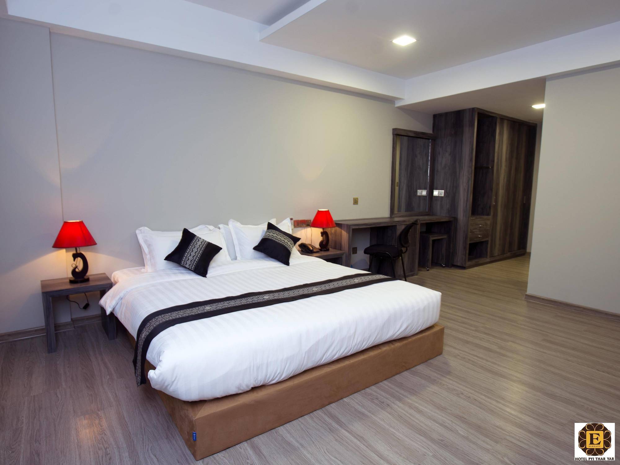 Elegant Hotel Pyi Thar Yar Yangon Ngoại thất bức ảnh