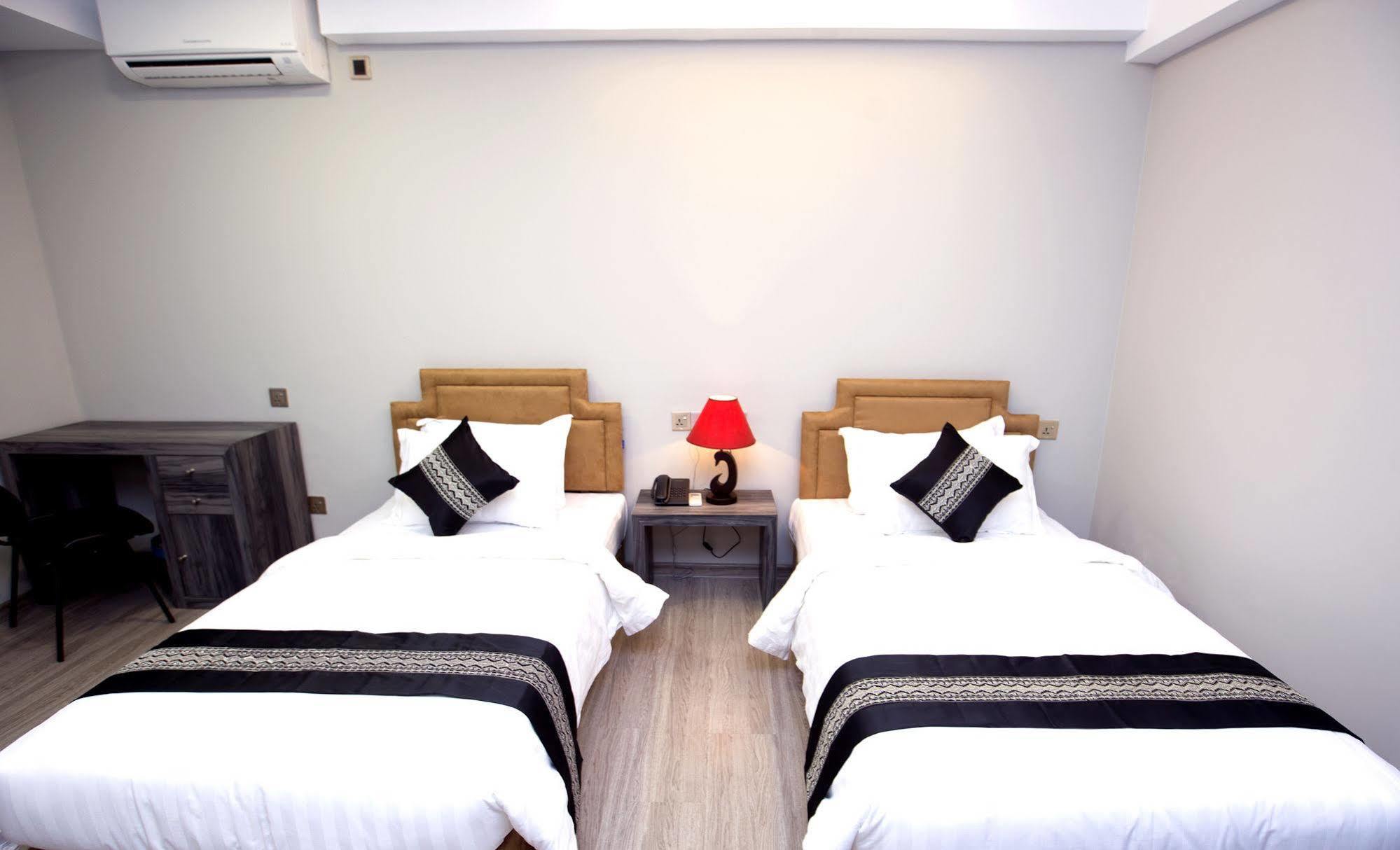 Elegant Hotel Pyi Thar Yar Yangon Ngoại thất bức ảnh