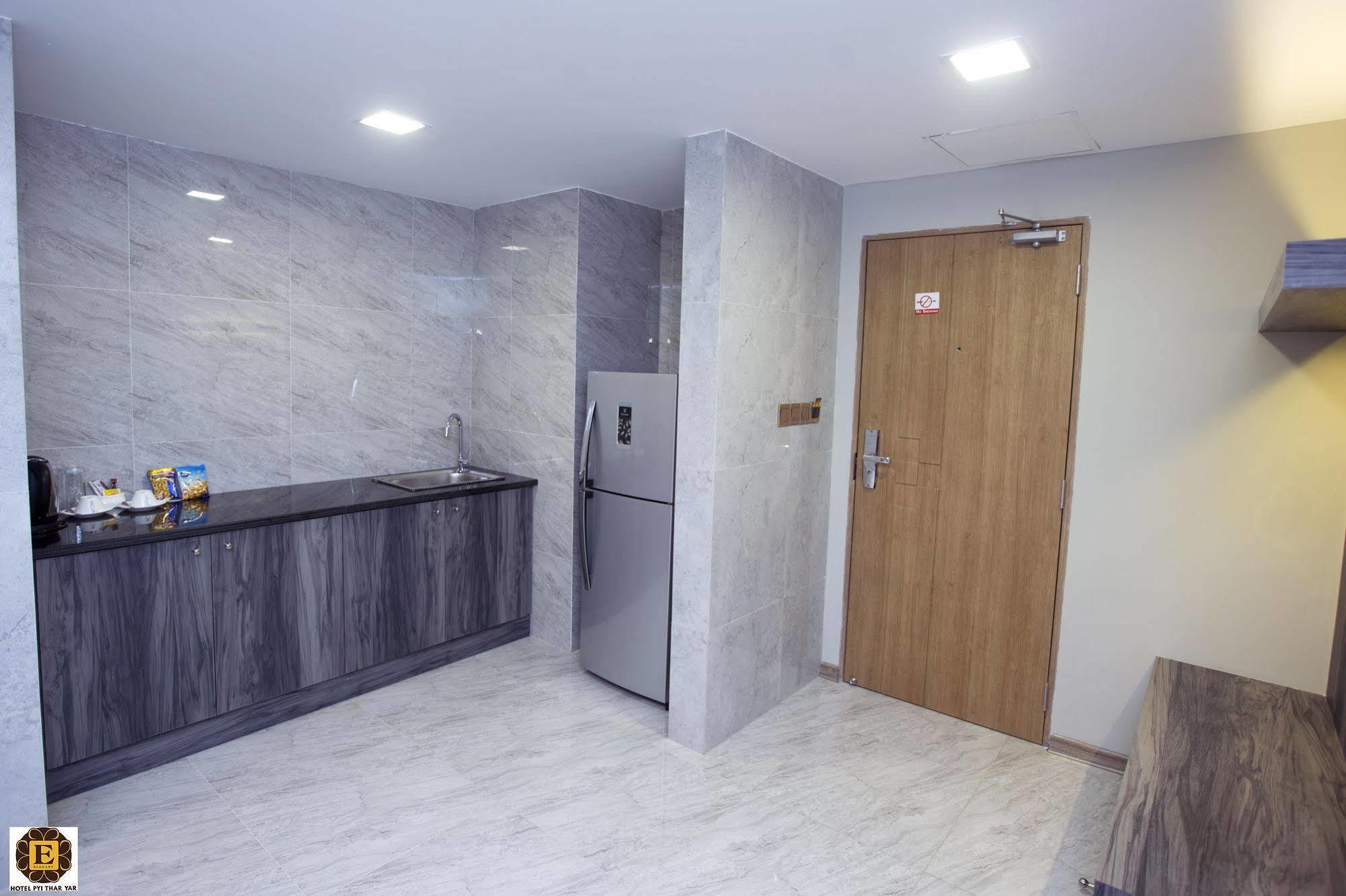 Elegant Hotel Pyi Thar Yar Yangon Ngoại thất bức ảnh