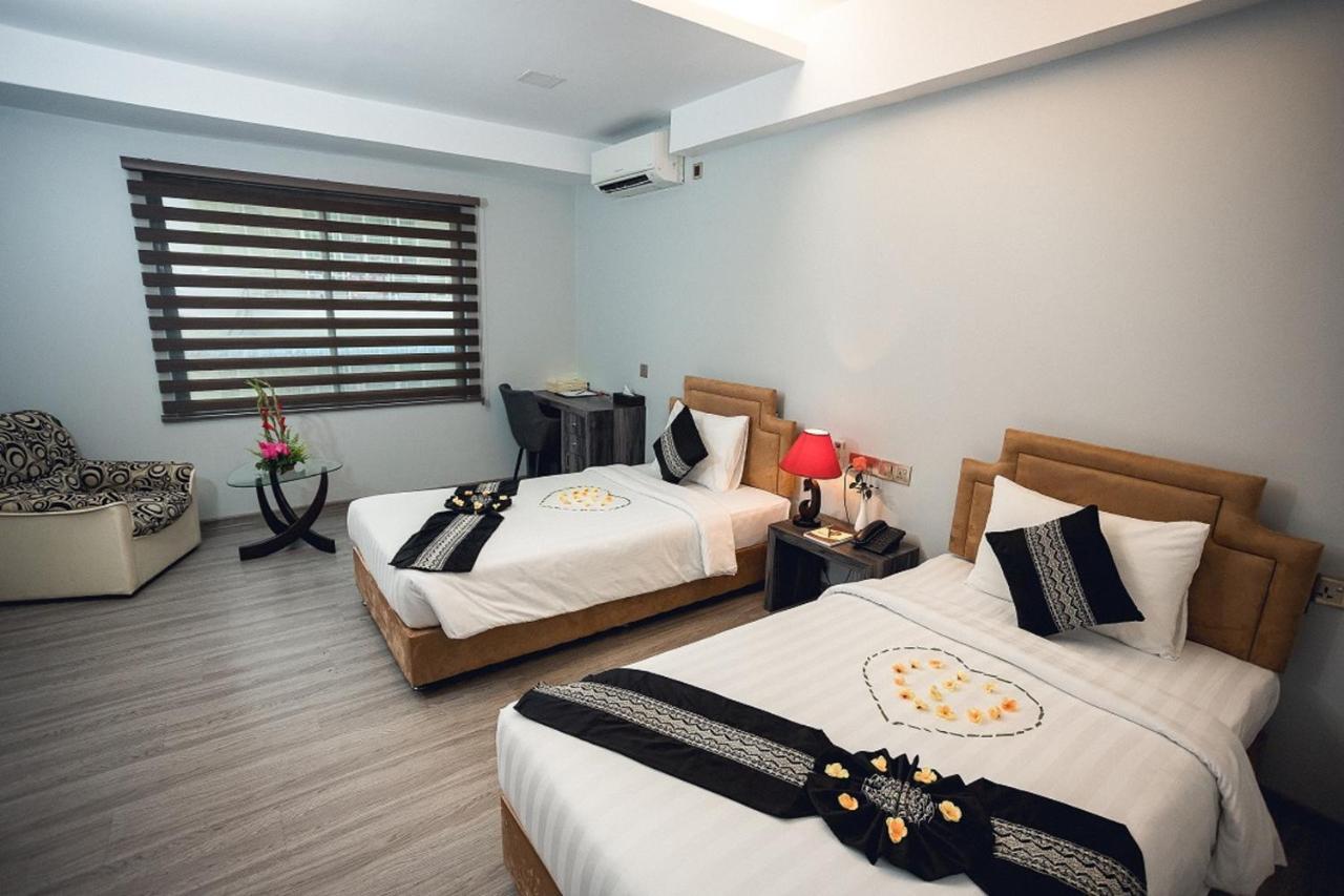 Elegant Hotel Pyi Thar Yar Yangon Ngoại thất bức ảnh